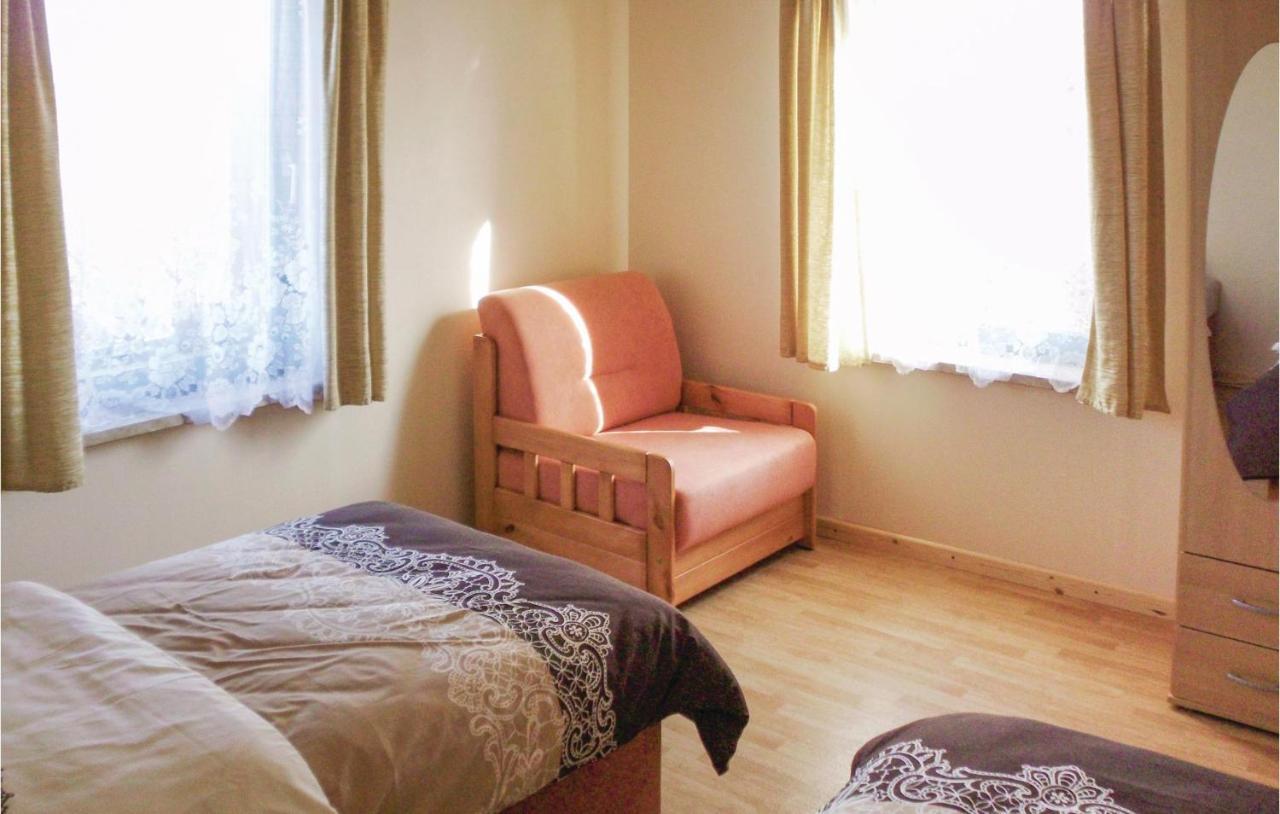 1 Bedroom Amazing Apartment In Settin Exterior foto